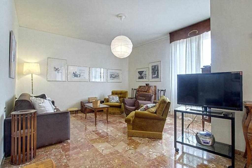 Frati Bigi With Two Bedrooms And Parking Firenze Kültér fotó
